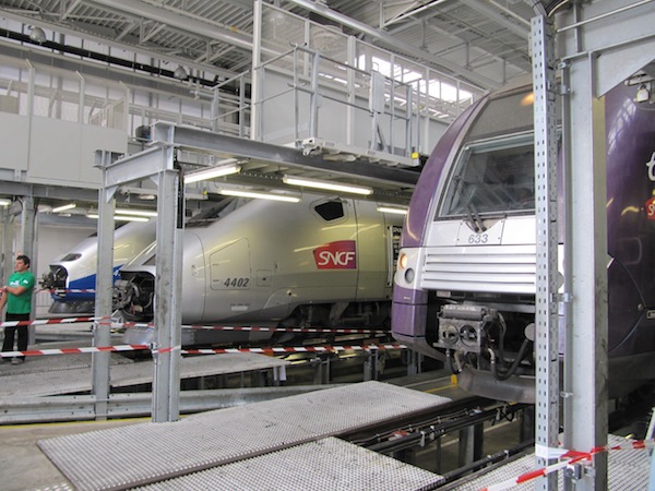  TGV and TER trains with nose plates removed