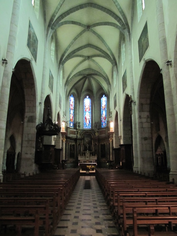 Inside Cathédrale Saint-Pierre aux Liens
