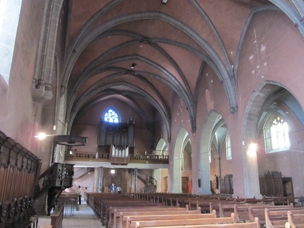 Looking back from the alter of église Saint-Maurice.