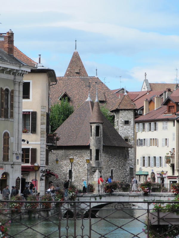 Annecy&rsquo;s old town is built around waterways.