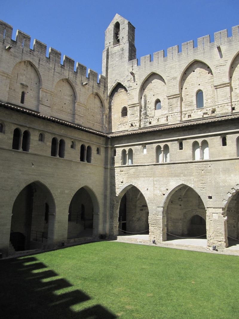 Grassed courtyard within the Palace of the Popes