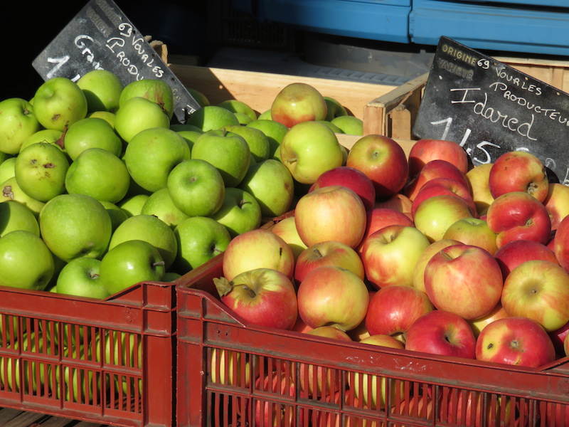 Apples for sale in our local market in 6ème, Lyon