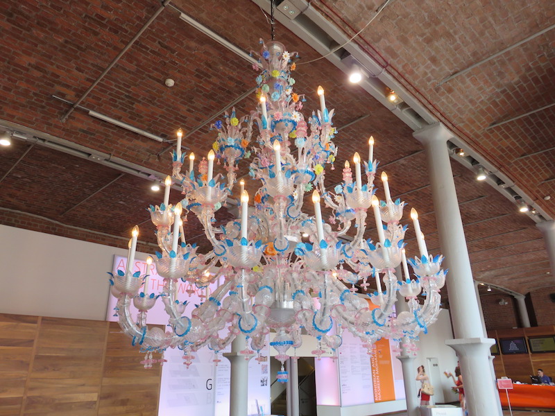 Glass chandelier in Tate Liverpool&rsquo;s lobby