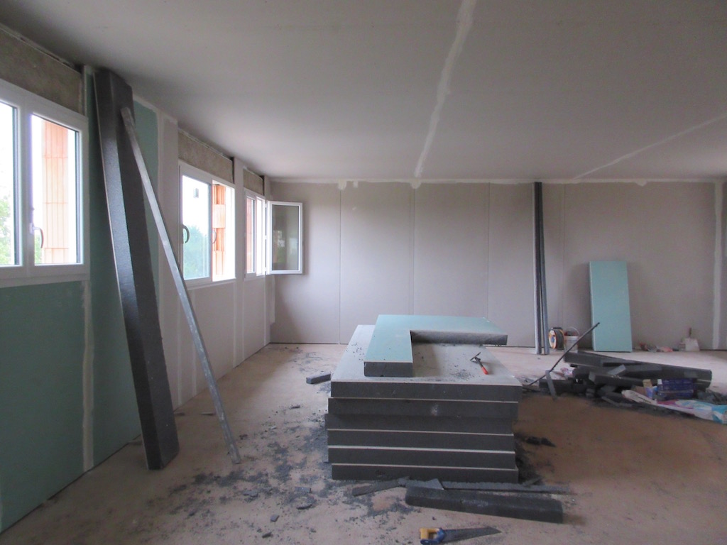 Build week 24: The internal plasterboard is going up